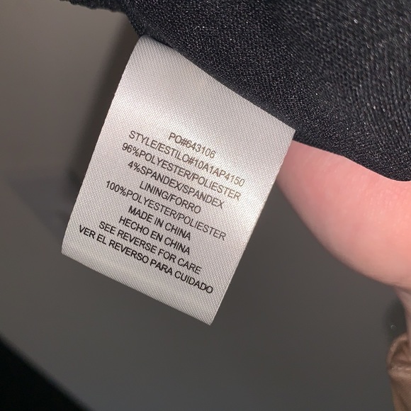 black XL crop top with button back and cut out desgin✨ - Picture 7 of 9